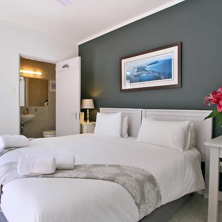 Bergzicht Guesthouse Cape Town Exterior photo