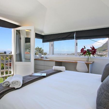 Bergzicht Guesthouse Cape Town Exterior photo