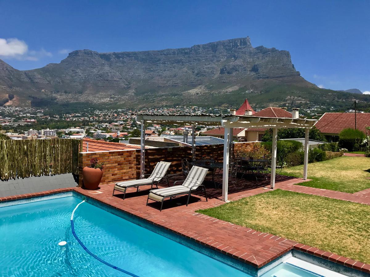 Bergzicht Guesthouse Cape Town Exterior photo