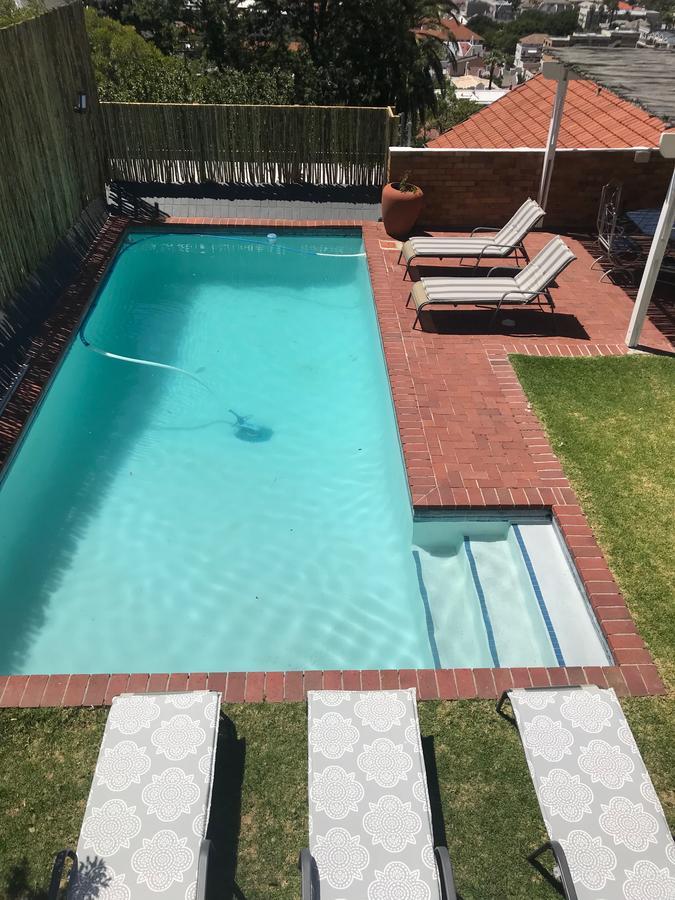 Bergzicht Guesthouse Cape Town Exterior photo