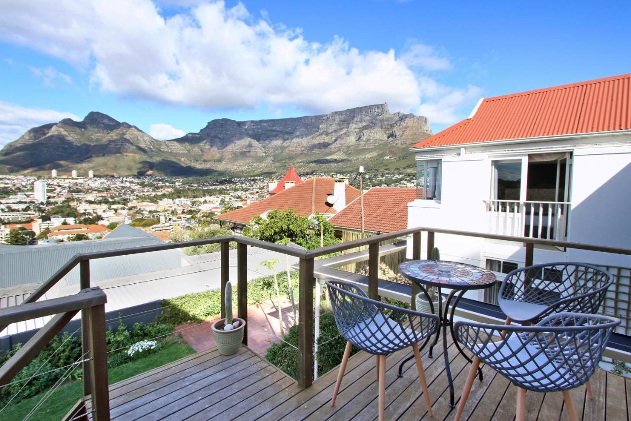 Bergzicht Guesthouse Cape Town Exterior photo