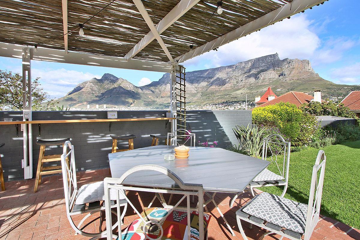 Bergzicht Guesthouse Cape Town Exterior photo