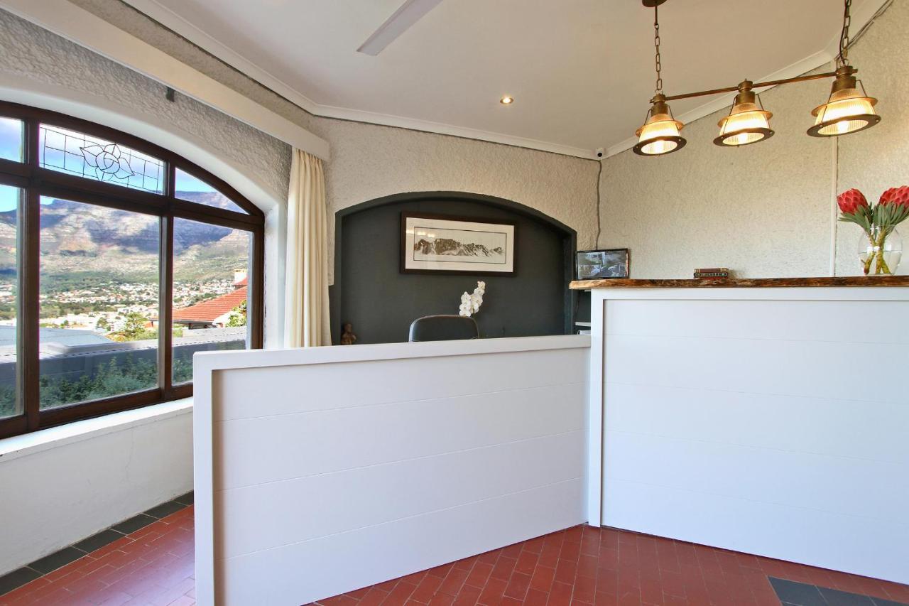 Bergzicht Guesthouse Cape Town Exterior photo