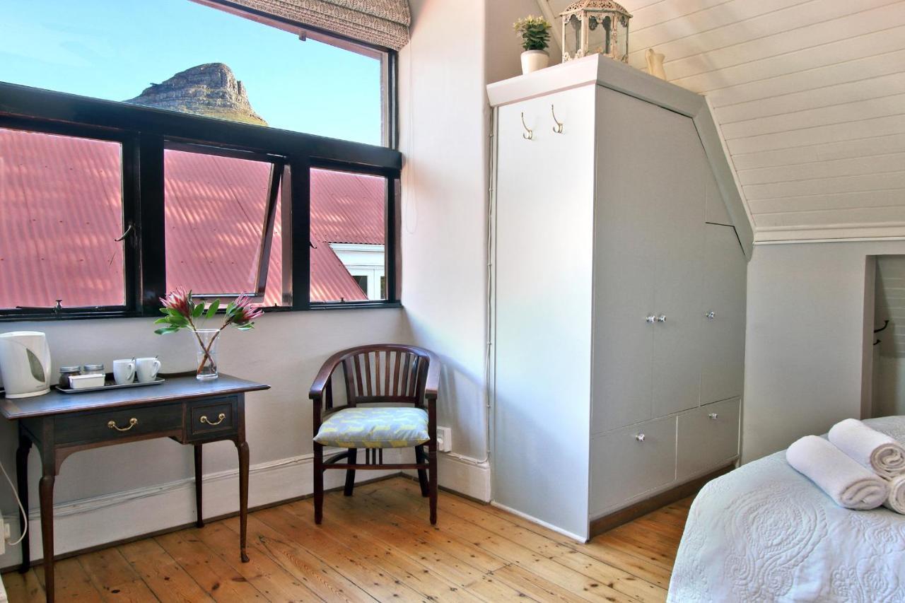 Bergzicht Guesthouse Cape Town Exterior photo