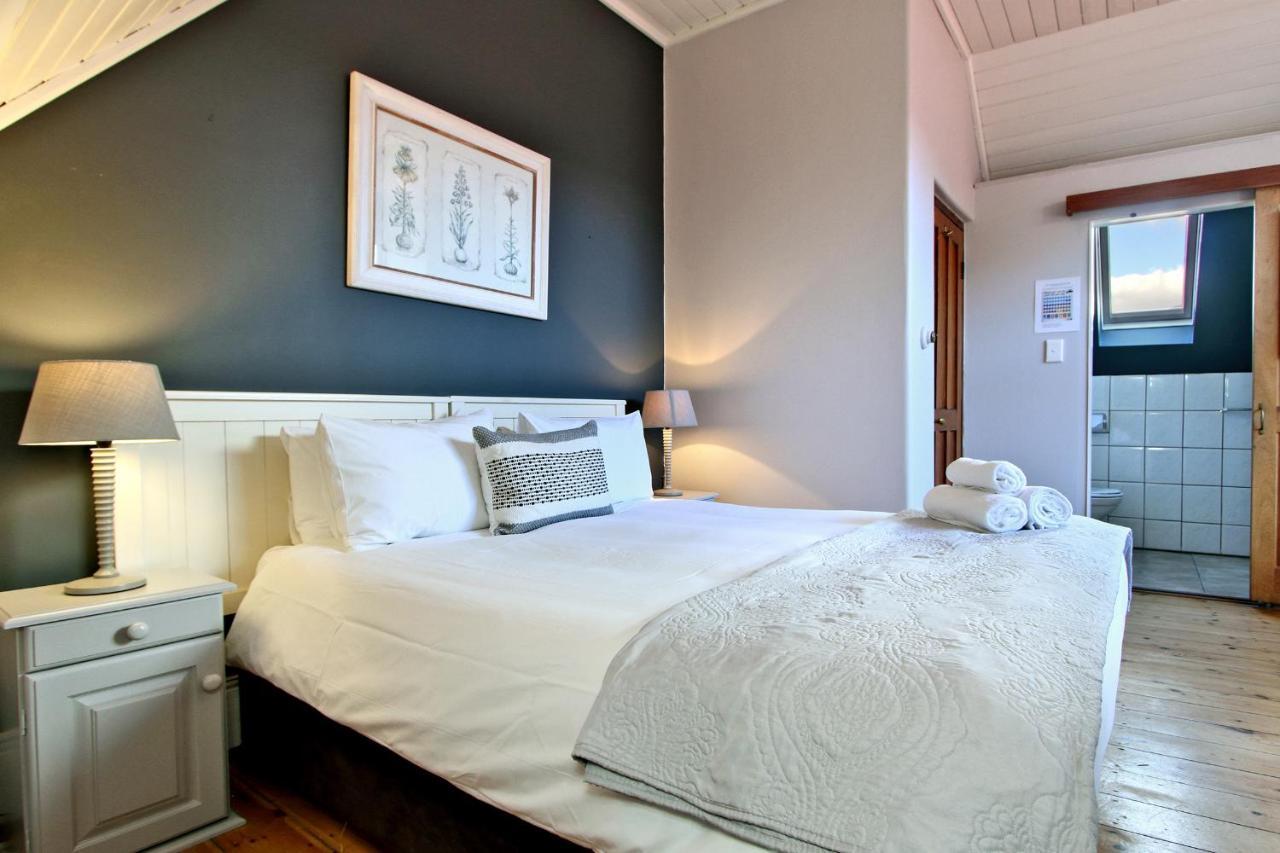 Bergzicht Guesthouse Cape Town Exterior photo
