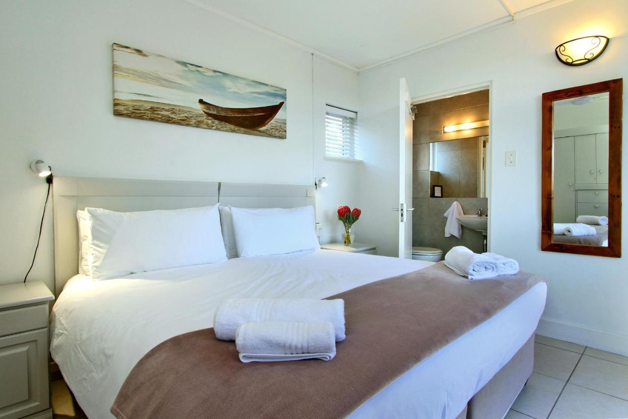 Bergzicht Guesthouse Cape Town Exterior photo