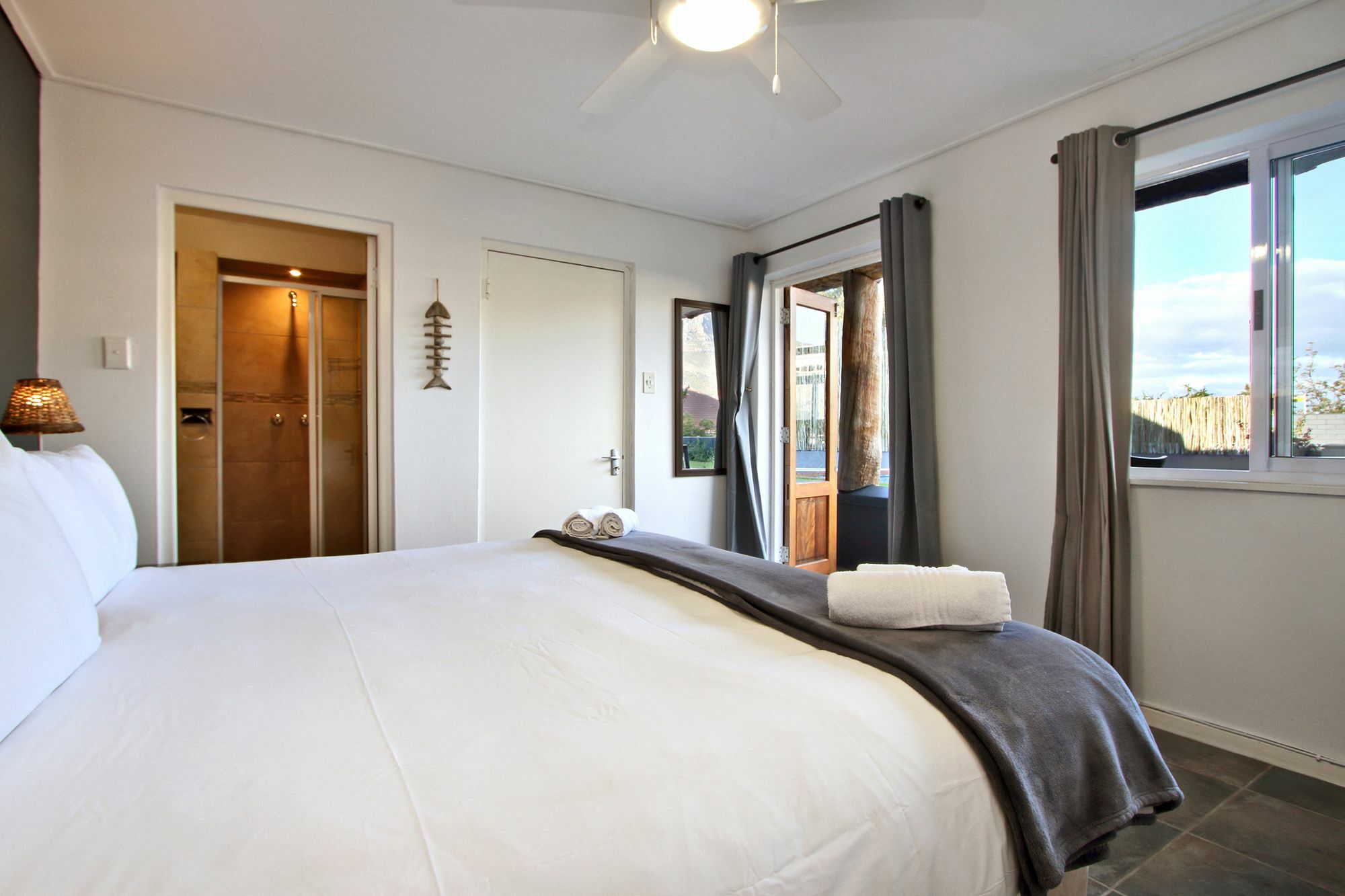 Bergzicht Guesthouse Cape Town Exterior photo