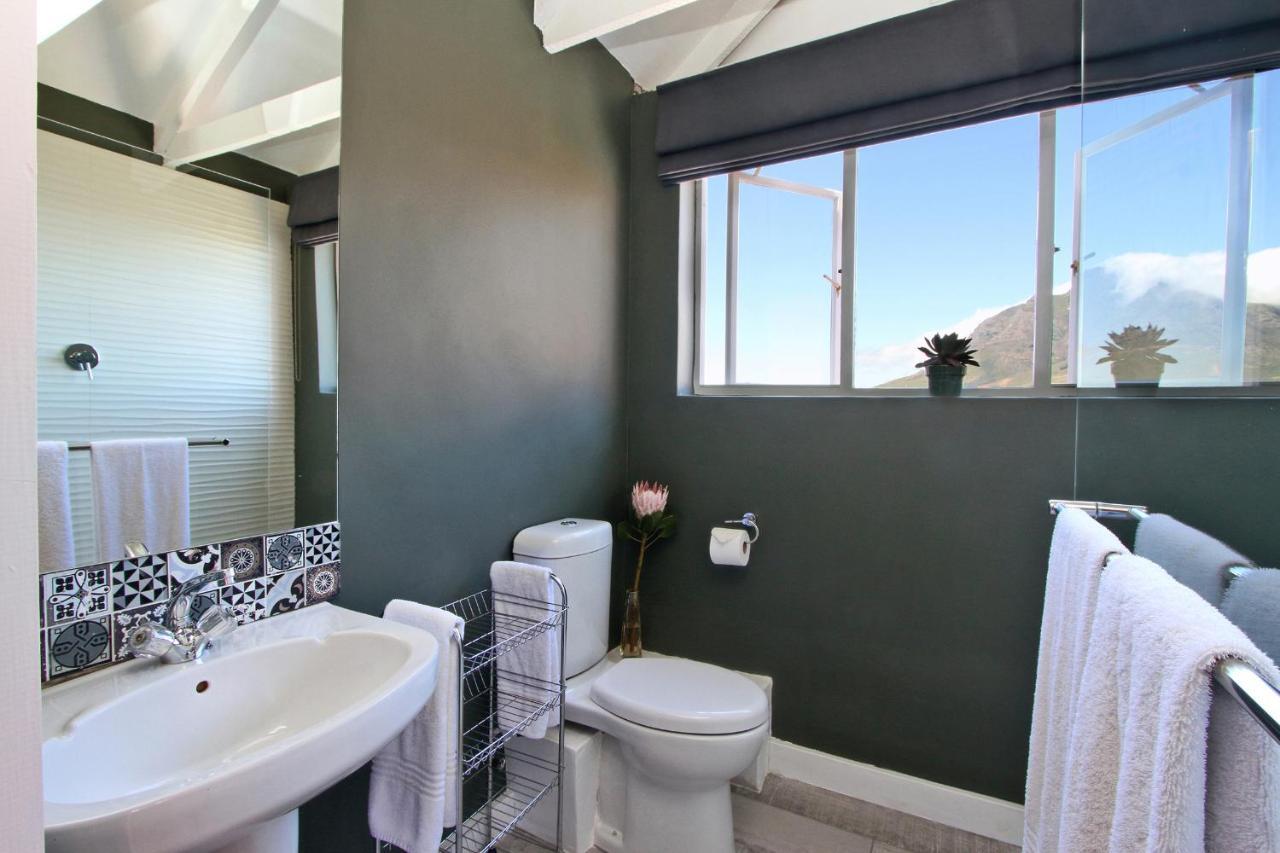 Bergzicht Guesthouse Cape Town Exterior photo