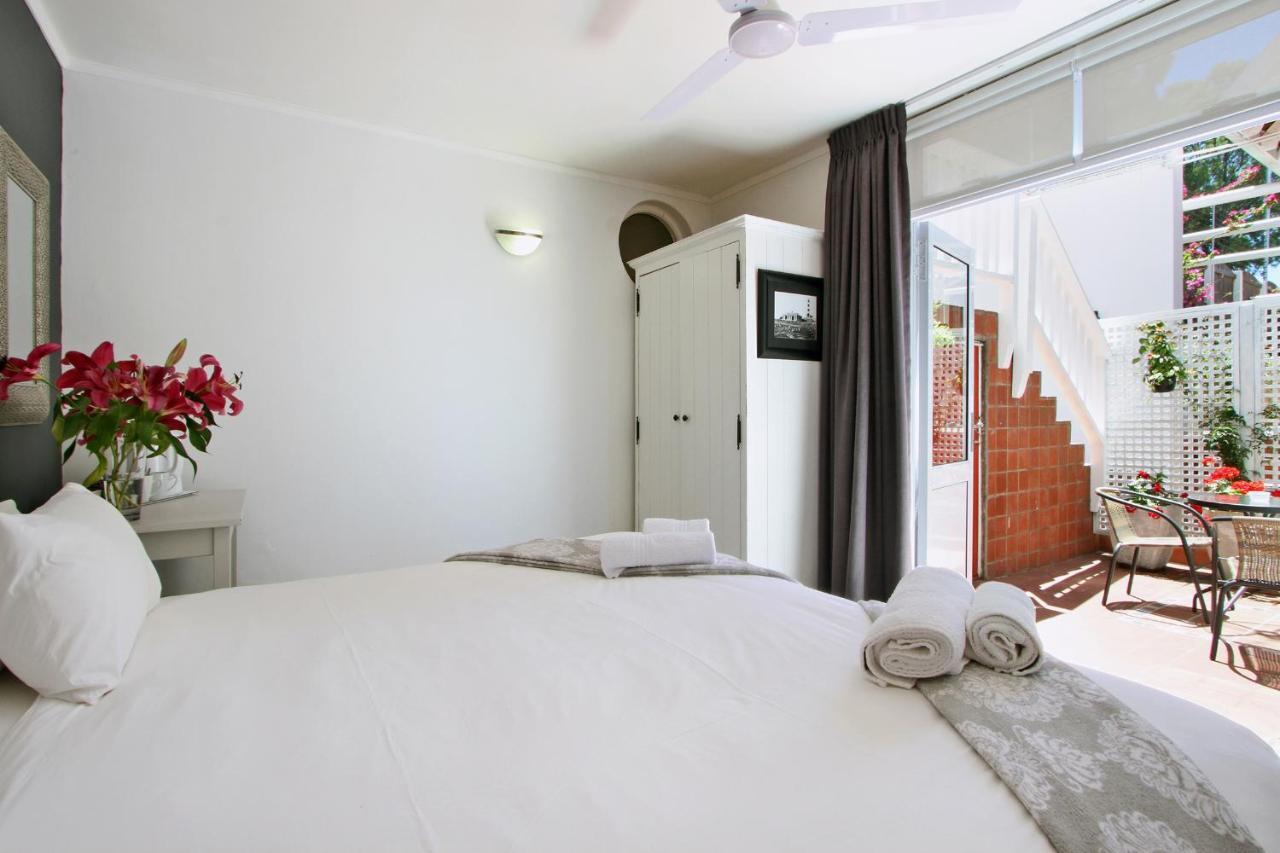Bergzicht Guesthouse Cape Town Exterior photo