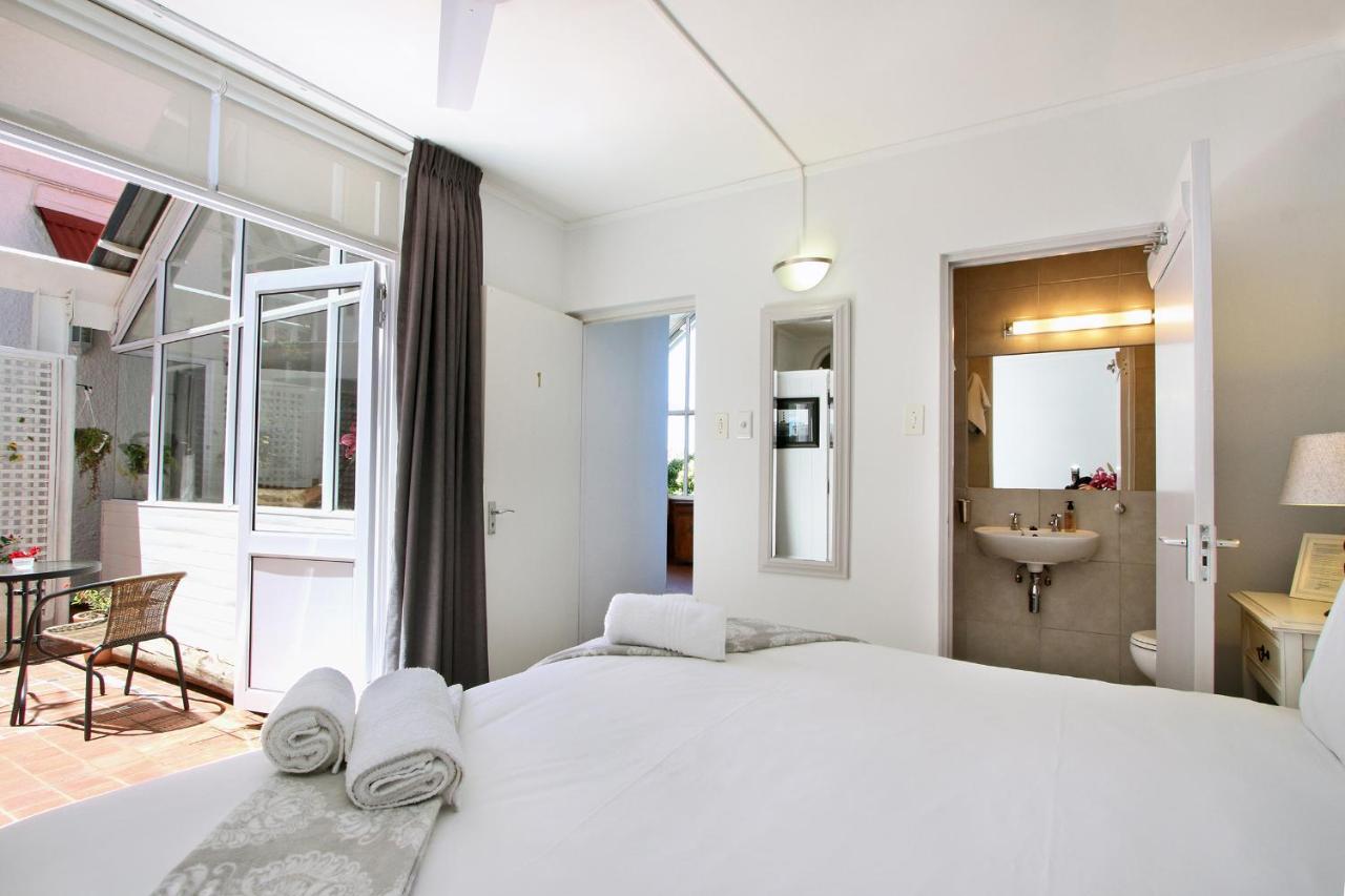 Bergzicht Guesthouse Cape Town Exterior photo