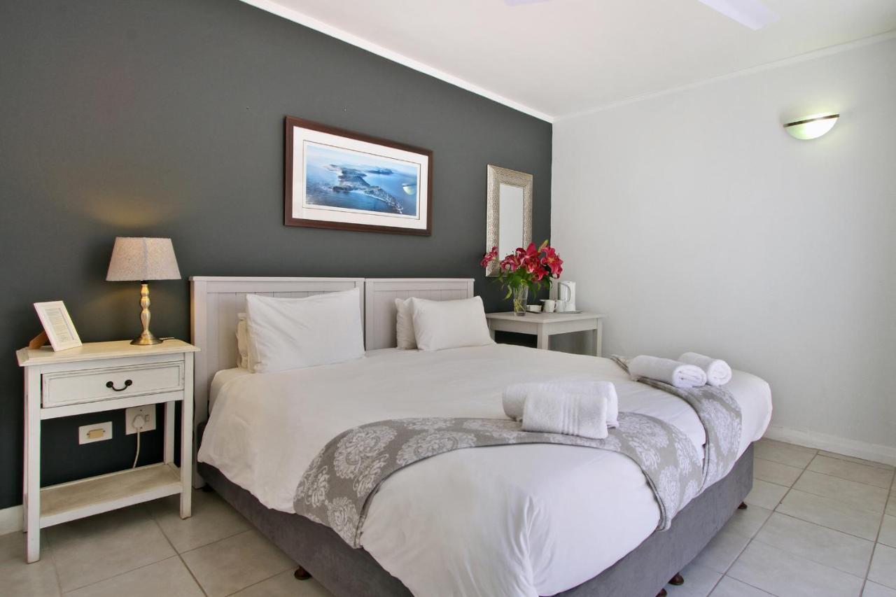 Bergzicht Guesthouse Cape Town Exterior photo